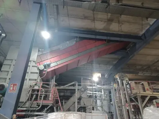 Alimentador metálico para residuos